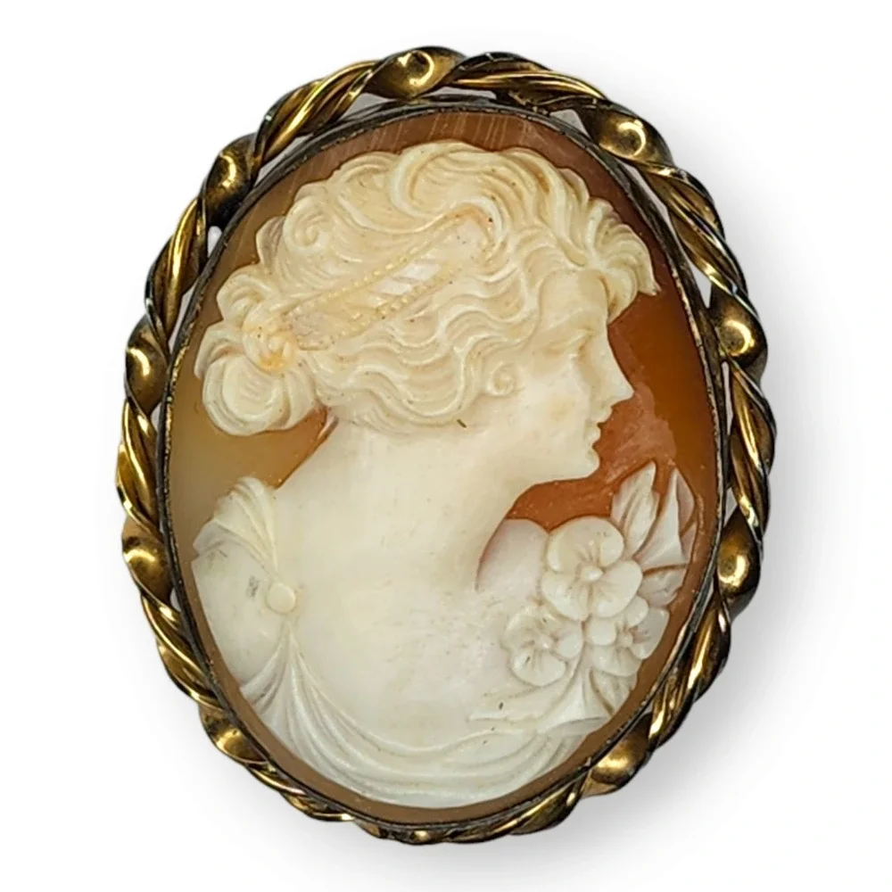 Vintage Gold Tone Shell‎ Cameo Women with Flowers Brooch Pin